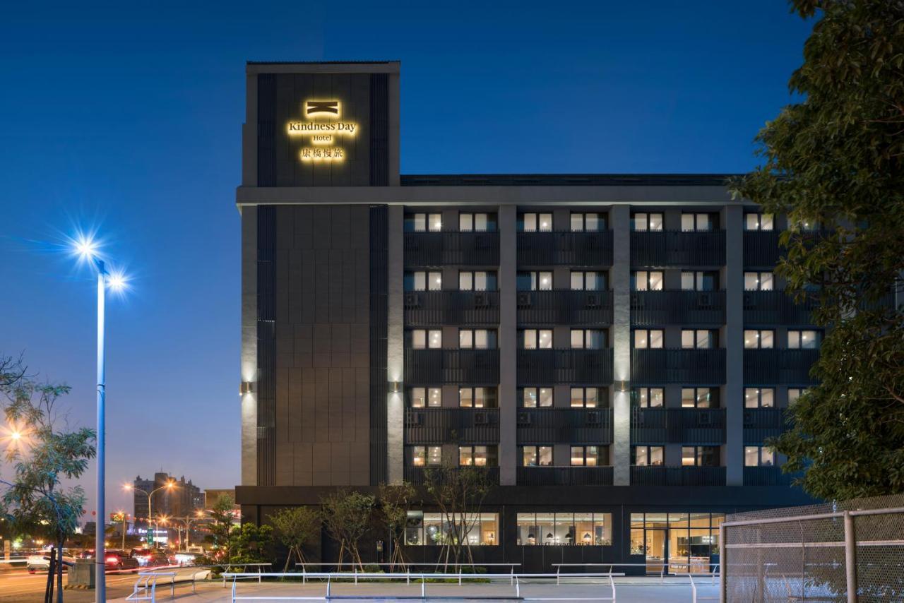 Kindness Day Hotel Tainan Exterior foto